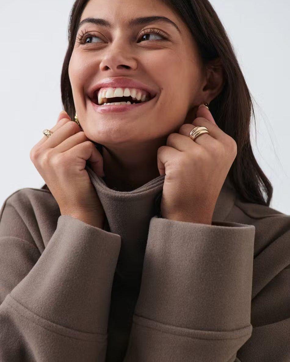 Camilla | High-Neck Button Jacket