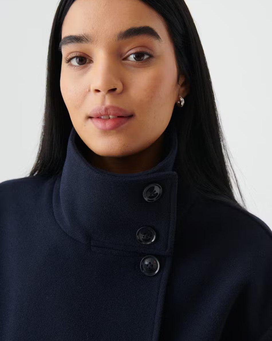Camilla | High-Neck Button Jacket