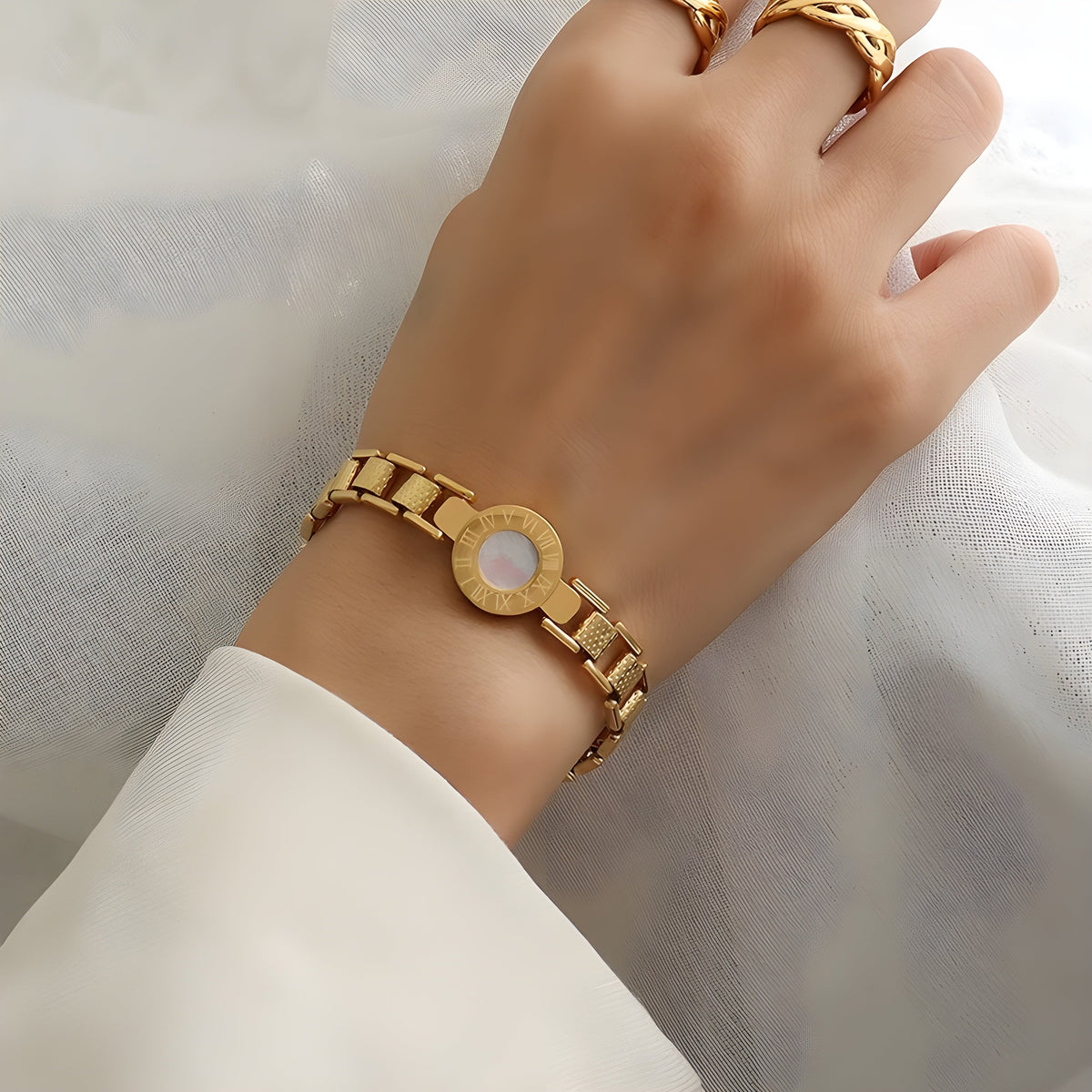 Rowan | Round Stone Link Bracelet