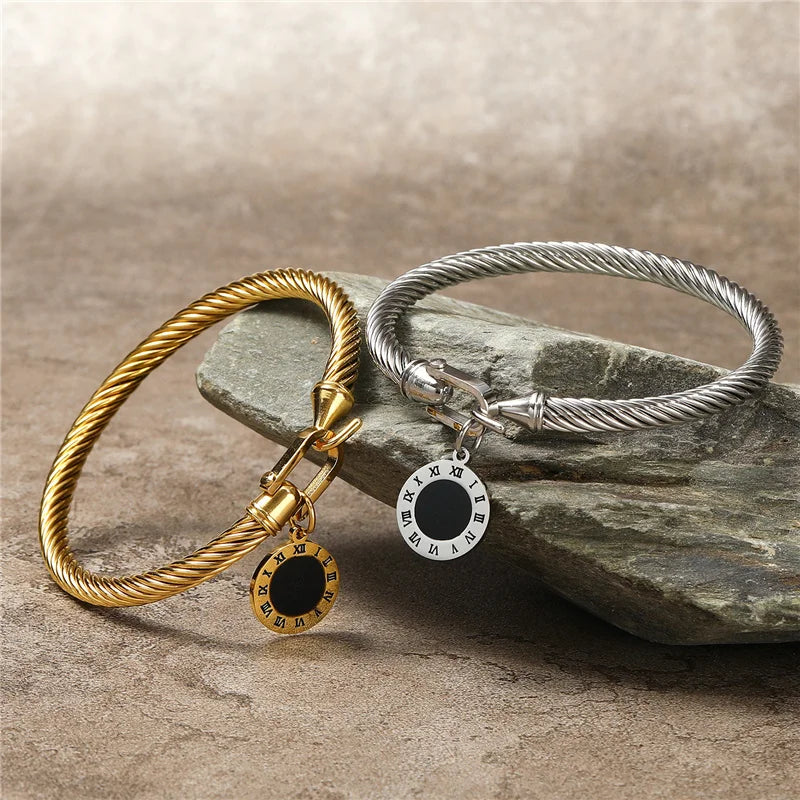 Jenny | Roman Numeral Charm Bangle