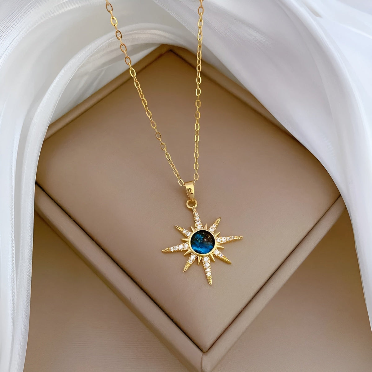 Stella | Star Pendant Necklace
