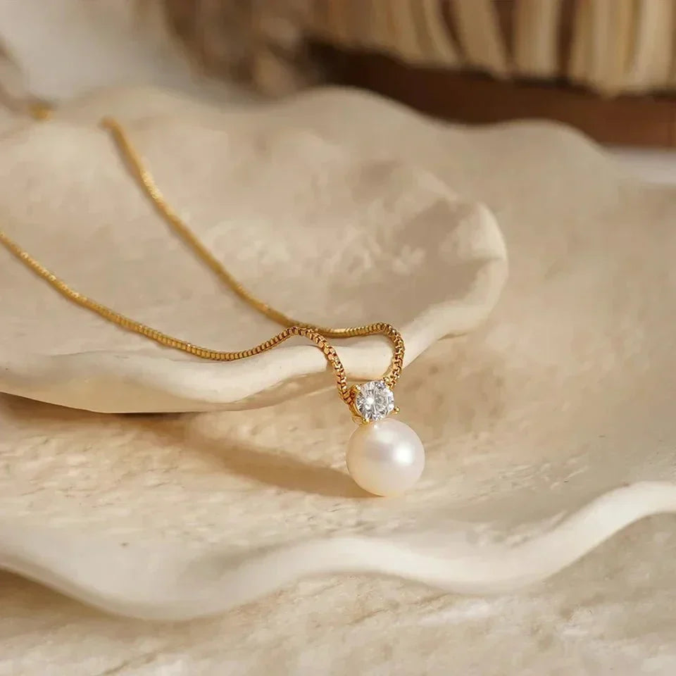 Madeleine | Pearl Pendant Necklace