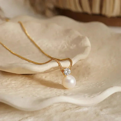 Madeleine | Pearl Pendant Necklace