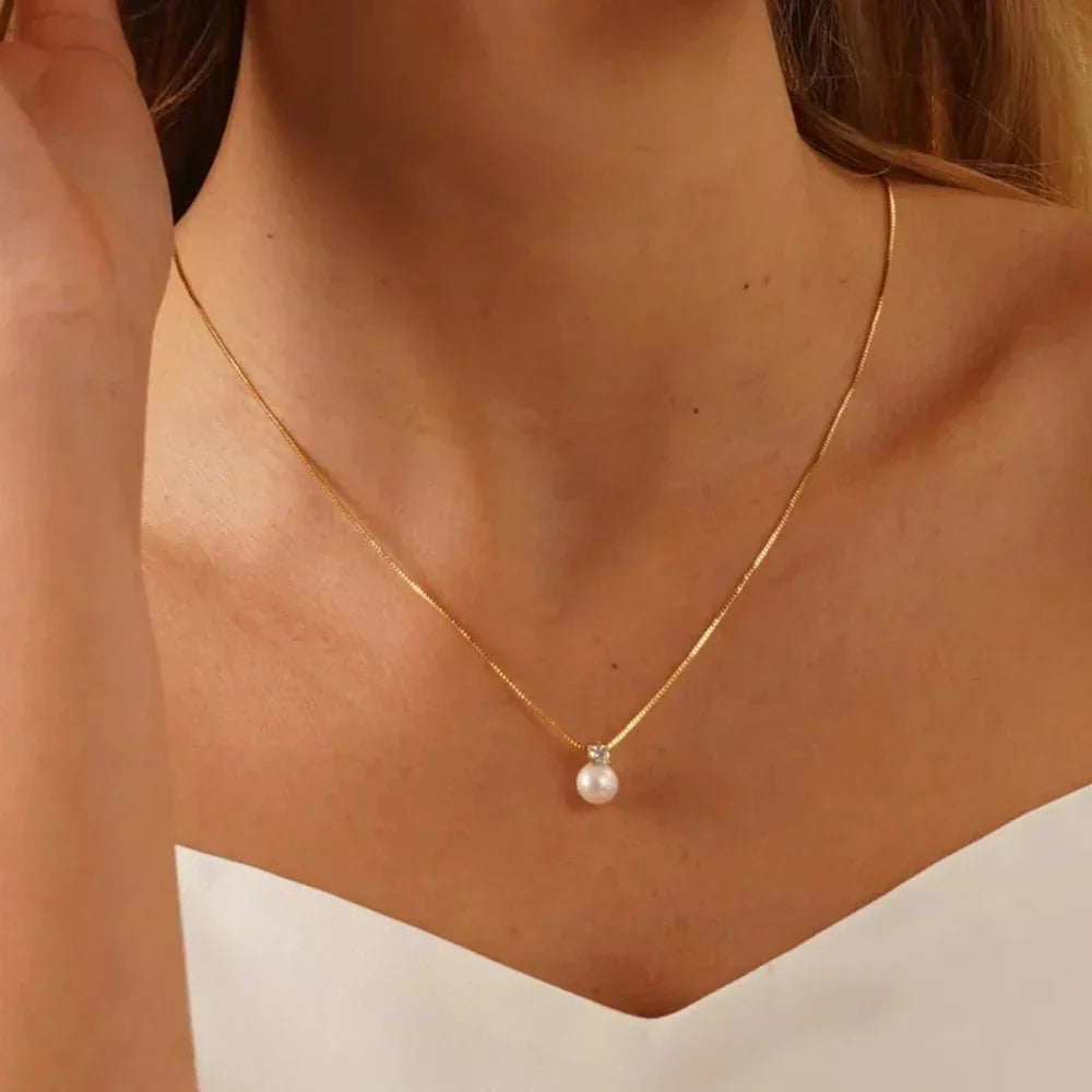 Madeleine | Pearl Pendant Necklace