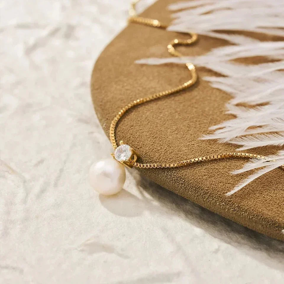 Madeleine | Pearl Pendant Necklace