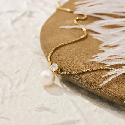 Madeleine | Pearl Pendant Necklace