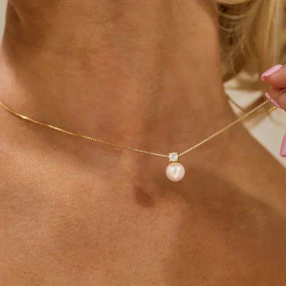 Madeleine | Pearl Pendant Necklace