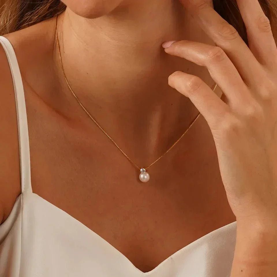 Madeleine | Pearl Pendant Necklace
