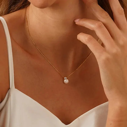 Madeleine | Pearl Pendant Necklace