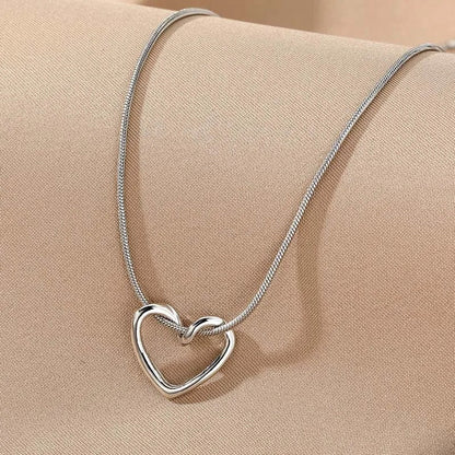 Amy | Open Heart Necklace