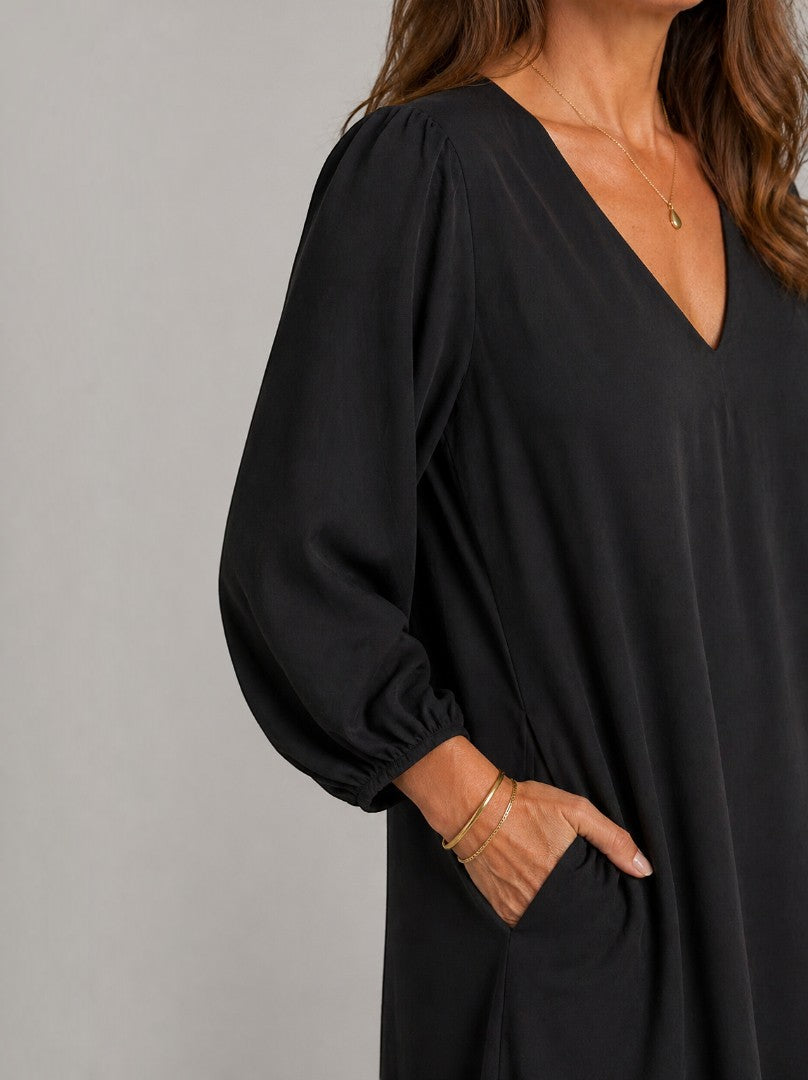 Julie | Black Long-Sleeve Maxi Dress